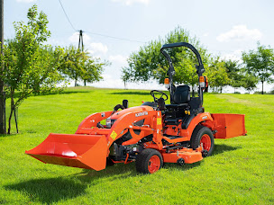 Photo n°2 de Ithursarry et Fils - KUBOTA à Doazit (Atelier de réparation de tracteurs)