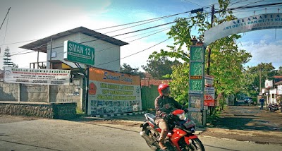Photos of School SMA Negeri 12 Bandung