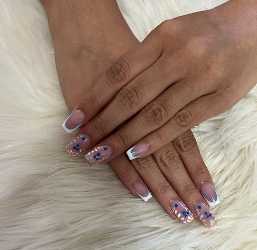 AliyNailsMartinez - Visual