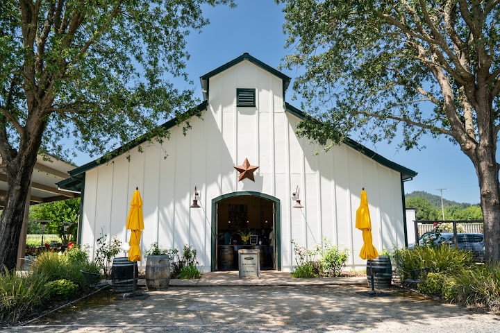 Amista Vineyards by null