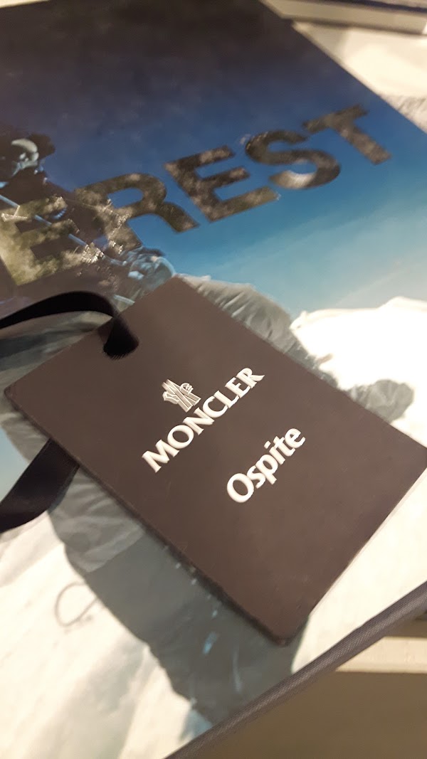moncler via stendhal 47 milano moncler via stendhal 47 milano