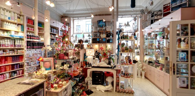 Beoordelingen van The Campus Of Hairdresser in Bergen - Cosmeticawinkel