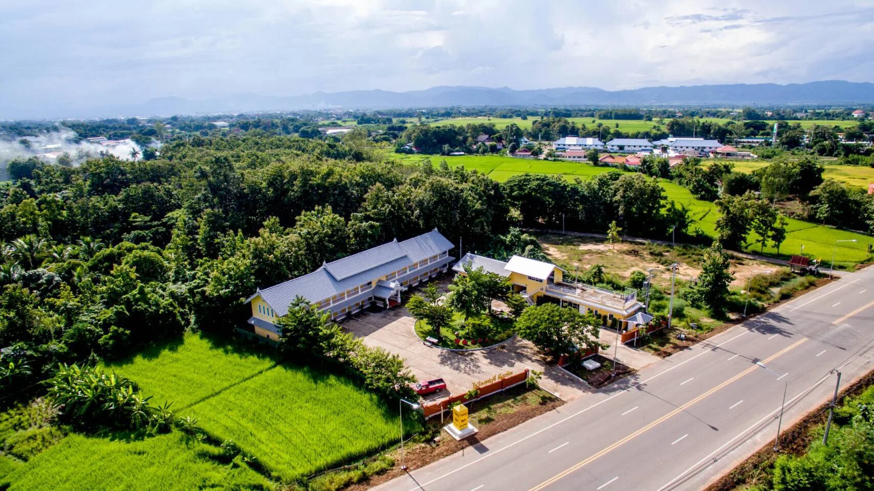 Raiwin Buri Resort