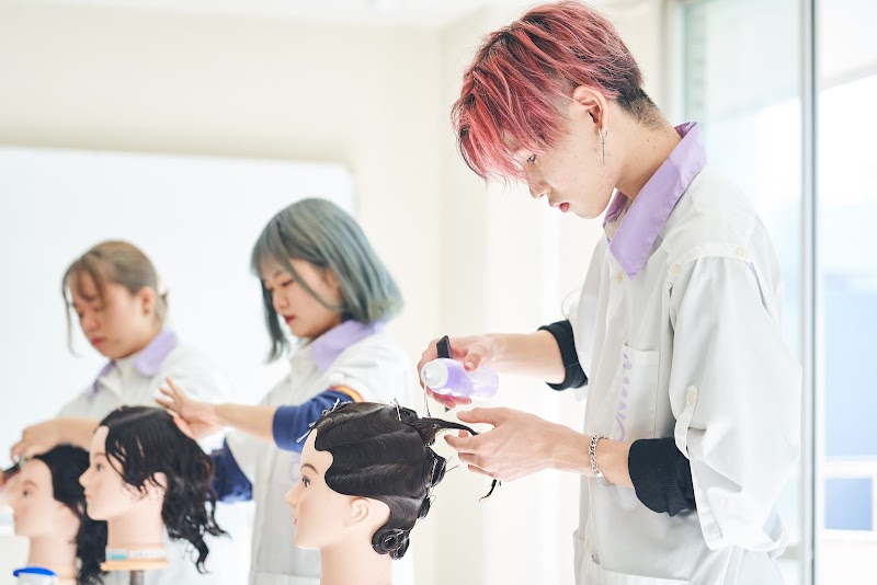 真野美容専門学校