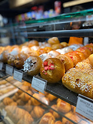 Photo n°24 de Boulangerie - Pâtisserie Maison Valentina à Caumont-sur-Durance (Salon de thé)