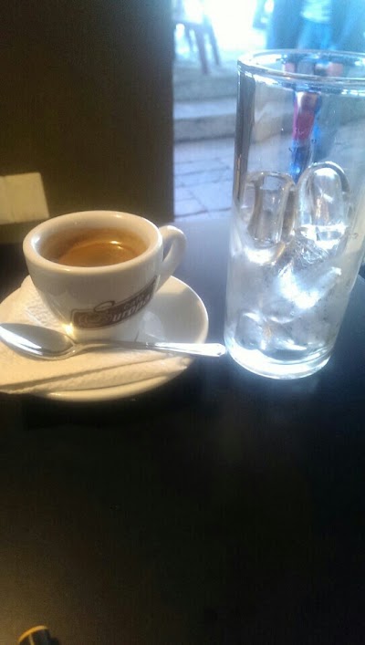 Photos of Caf&eacute; Europa Aqueduct