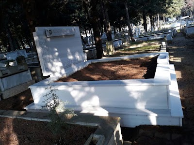 Bağlarbaşı Surp Haç Ermeni Mezarlığı