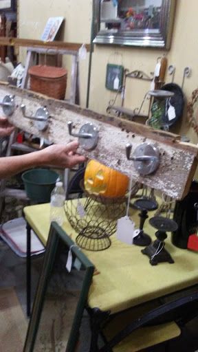 Carroll Design & Salvage - Thumbnail