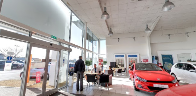 Lookers Volkswagen Preston - Car dealer