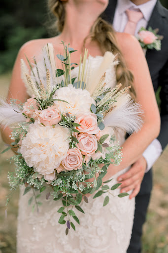 Visions Of Silk Wedding Floral Artistry - Thumbnail