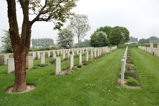 CWGC Acheux British Cemetery - Thumbnail