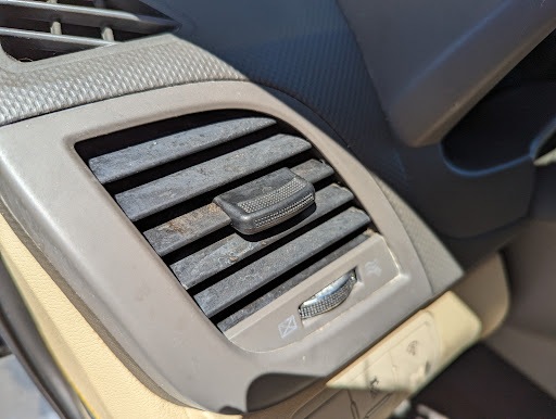 Squeegee Detail - Visual
