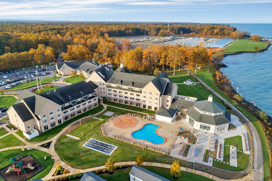 The Lodge at Geneva-on-the-Lake by null