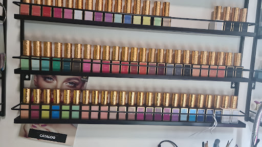 Bee Nails and Beauty