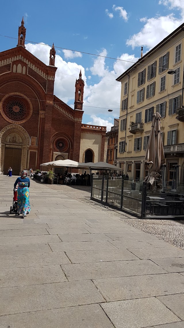 Piazza del Carmine