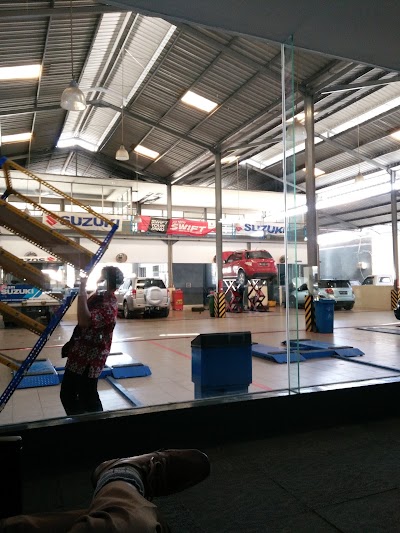 Photos of Riaujaya Fantastic - Suzuki Dealer