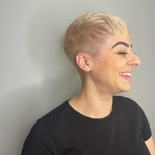 Ellie & Montanna Mobile Hair - Thumbnail