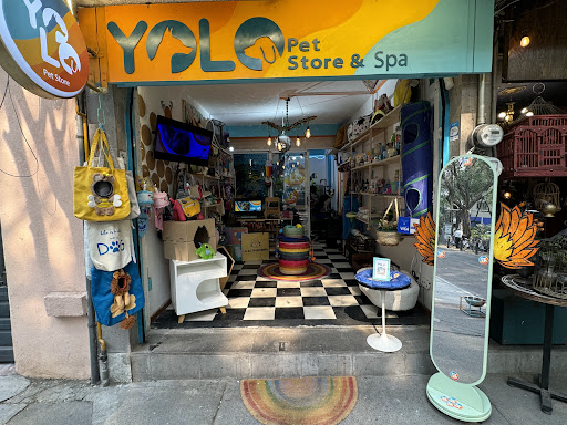 YOLO Pet Store & Spa Logo