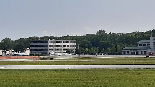 Chicago Executive Airport Viewing Area Gallery - United States