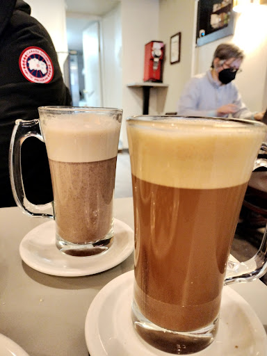 61B Cafe Gallery - United States