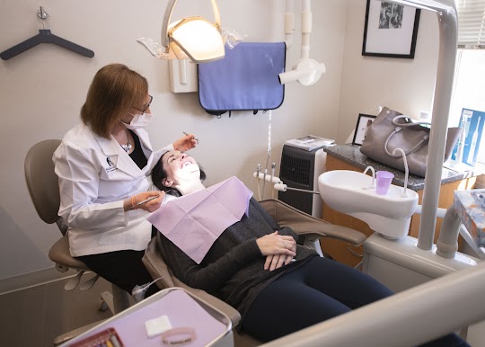 Washington Center for Cosmetic & Family Dentistry Dr. Sharon Brown