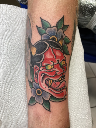 Smiling Ghost Tattoostudio - Thumbnail