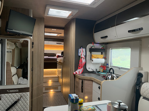 04617caravan - Visual