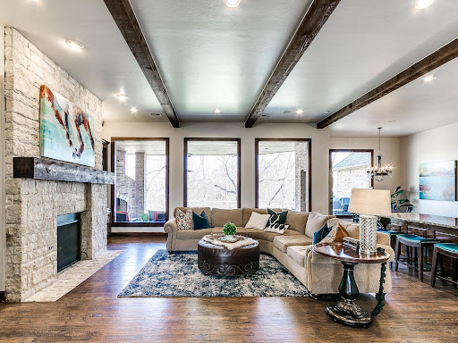 Chris Moore Realtor, CENTURY 21 Goodyear Green - Thumbnail