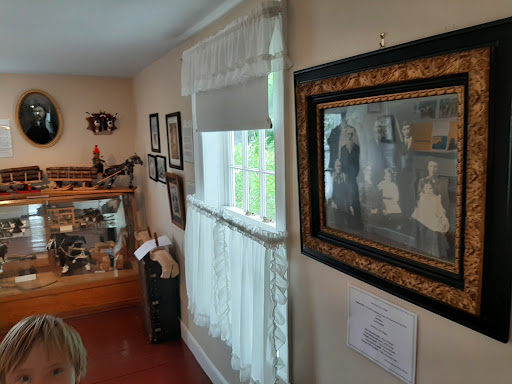 Admiral Digby Museum Gallery - Canada