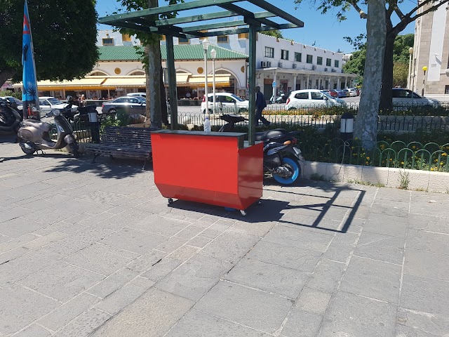 Mandraki Port