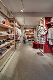 Photo n°5 de Loro Piana à Megève (Magasin de vêtements)