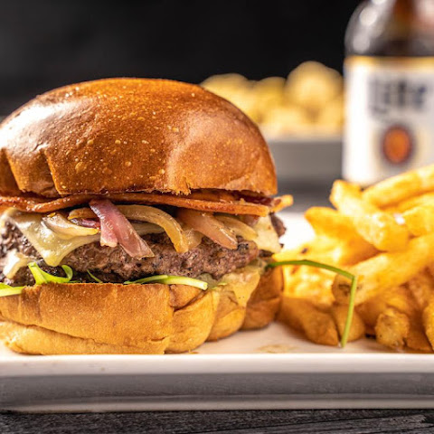 Republic Garden & Lounge by null