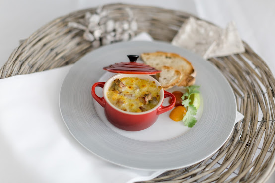 Meet & Eat by Sandro by null