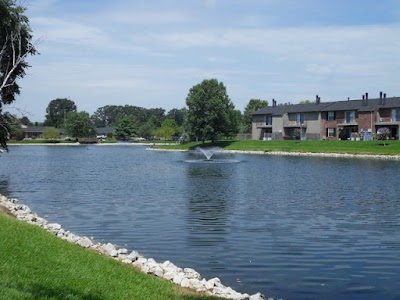Photos of Williamsburg on the Lake Apartments in Valparaiso