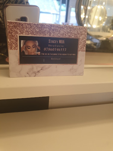 Laurie Bella Hair and Beauty Bar - Barber shop
