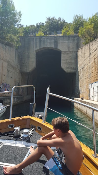 Photos of Black Pearl - Exclusive Excursions Vir