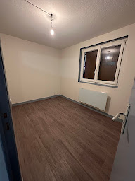 Photo n°30 de Kalafat Peinture Rochoise , Peinture/plâtrier & Déco. Nettoyage. Revêtement Sol/Parquet. Poseur de cuisine.Terrasse bois à La Roche-sur-Foron (Service de pose de parquet)