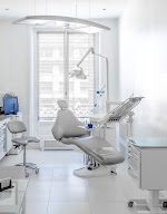 Dr. Ralph BADAOUI ✾ Chirurgien Dentiste | Esthétique du sourire & Réhabilitations complexes | Paris à Paris