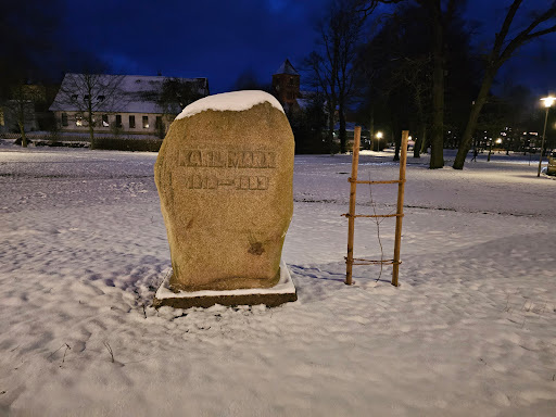 Karl Marx Gedenkstein - Thumbnail