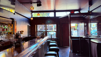 Maryâs on Haight