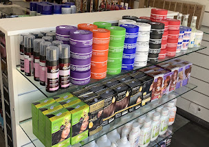 Photo n°11 de SO PINKY COSMETIQUES AFRO COIFFURE TRESSE PERRUQUE à Avignon (Magasin de perruques)