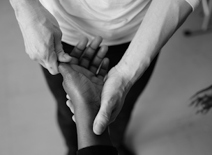 Photo n°9 de Audrey/Omikami, spécialiste shiatsu, kobido jeunesse, massages sur-mesure, pierres chaudes, prénatal, carte cadeau à Ermenonville (Institut de massages)