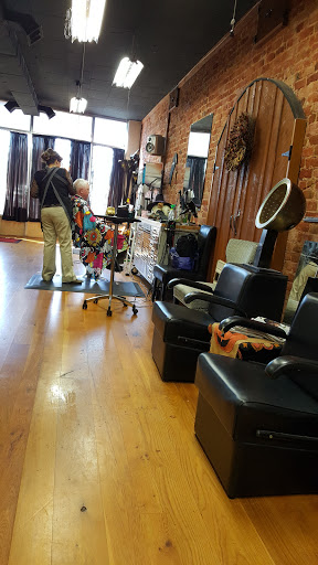 Tweet & Co Hair Studio - United States