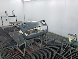 Photo n°45 de ACPL à Saint-Julien-de-Concelles (Peinture automobile)