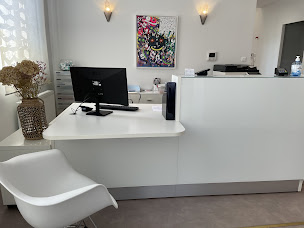 Photo n°13 de Nadir BCHIR, Docteur en Chirurgie Dentaire à Dreux (Dentiste)