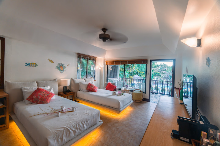 Birds & Bees Resort by null