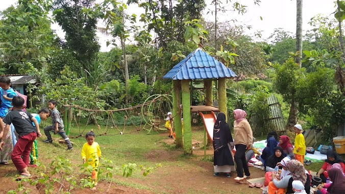 Sekolah Sahabat Alam Parung, Author: Hanafi Harris