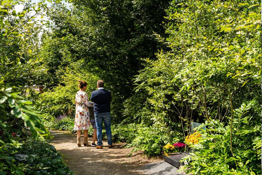 DELA Hilverdael | crematorium, uitvaartcentrum en begraafplaats in Hilvarenbeek - Thumbnail