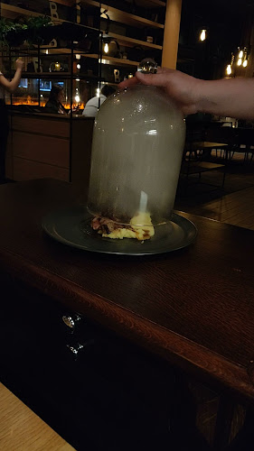 101 Bar & Dinner - Ресторант