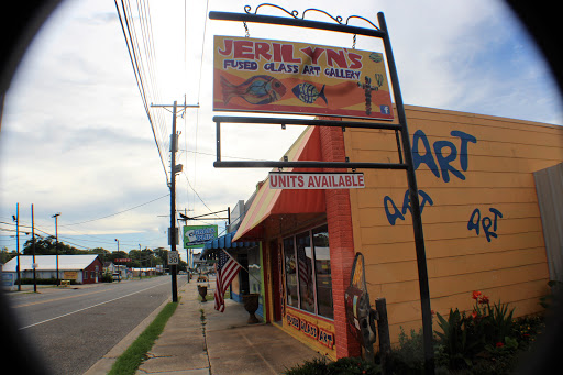 Jerilyn's Fused Glass Art Gallery & Studio - Thumbnail